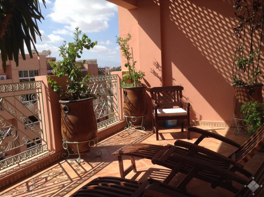 vue-terrace-tres-joli-appartement-en-plein-coeur-de-gueliz-a-marrakech-a2025mg-1m
